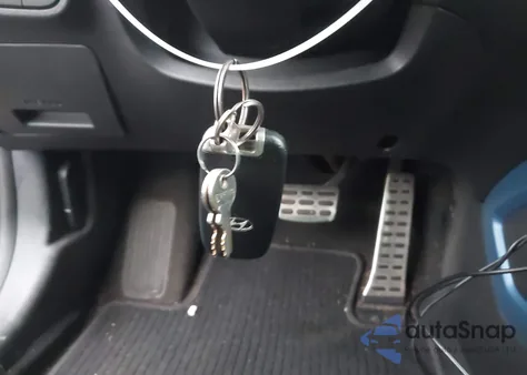 2013 Hyundai Veloster Turbo W/Blue z USA, uszkodzony, nr VIN KMHTC6AE8DU086914